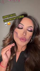 Where my Mamas at?! I got you with this simple #halloweentutorial 💀💕  #makeupbyanaliza #simplehalloweenmakeup #makeuptutorial #makeup #eyeshadow  #halloweenlook ##fyp##makeuptiktok