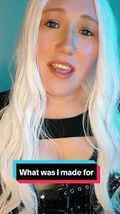 📚 Scarlett has been through so much, she deserves to be happy 📚 Base...