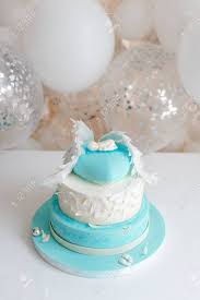 Fox 61 anchor audrey kuchen welcomed her baby girl into the world on thursday, december 22. Blauer Geburtstagskuchen Fur Baby Erste Kindergeburtstagsdekorationen Mit Kuchen Und Ballonen Lizenzfreie Fotos Bilder Und Stock Fotografie Image 96850360