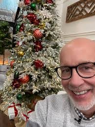 Laura Marando's Instagram, Twitter & Facebook