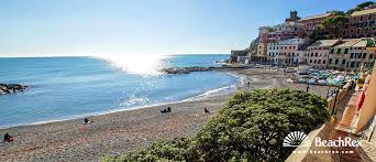 Am strand relaxen, wandern entlang der küste, durch altstädte bummeln bucht einen urlaub nach ligurien & entdeckt eine region voller schönheit. Strand Vernazzola Genova Liguria Italien Beachrex Com