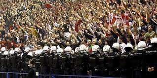 Der fußballklub roter stern (serbisch: 1 Fc Koln Gegen Roter Stern Belgrad Warum Serbische Fans Einen Schlechten Ruf Haben Kolner Stadt Anzeiger