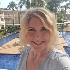 Top 70 UK DIY Influencers in 2025