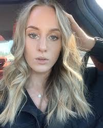 Amber Bonnell's Instagram, Twitter & Facebook