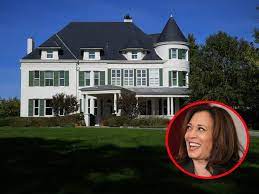 President and vice president, are very ­as president, bush made $400,000 and got additional money in various expense accounts. Vice President Kamala Harris Will Live At One Observatory Circle