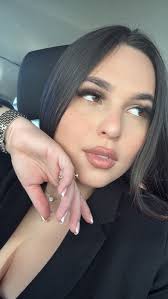 Michell Correa's Instagram, Twitter & Facebook