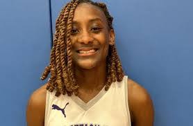 Kaitlyn Farrell's Instagram, Twitter & Facebook