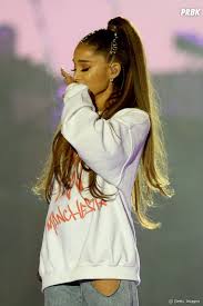 Ariana grande se caso en secreto y revela fotos la boda se llevó a cabo el pasado 15 de mayo. Ariana Grande Brinca Com Assassinato De Jonbenet Ramsey E Pede Desculpas Purebreak