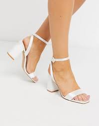 Darf eine braut sandalen tragen? Hochzeitsschuhe Hohe Hochzeitsschuhe Fur Hochzeit In Cremeweiss Nude Und Weiss Asos