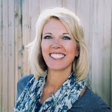 Lori Saucier's Instagram, Twitter & Facebook