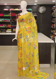Beautiful Garden Vareli Nara Chiffon Saree In Flower Print This Saree Doesnot Come With Blouse Fabr Pure Chiffon Sarees Chiffon Saree Print Chiffon Dress