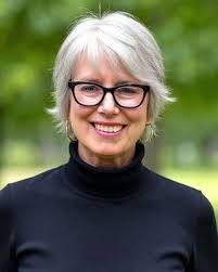 Penny Timmons's Instagram, Twitter & Facebook