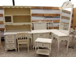 If you're searching for quality bedroom furniture, you've definitely come to the right place. 5 Pc Bassett French Provincial Bedroom Set Idaho Auction Barn