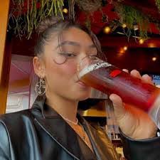 Lea Crigger's Instagram, Twitter & Facebook