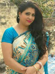 Hot desi aunty in sexy sarees vedio __ #sexyaunty #hotaunty #romanticaunty. Pin By Sunil P On Aunty Indian Natural Beauty Beautiful Women Naturally Desi Beauty