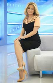 Girls Wear High Heel Pumps Panosundaki Pin