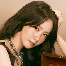 Lee YoonA (@Yoongie__)