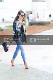 Black Jacket In Mbfwm Necklace Of Pearls Fashion Lifestyle In 2020 Fashion Black Jacket Fashion Lifestyle