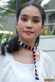 Linda Rahman's Instagram, Twitter & Facebook