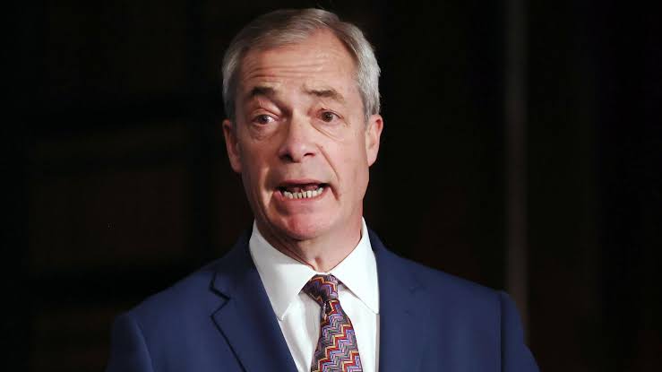 Reform UK row: Leaked messages reveal Nigel Farage fury with Rupert Lowe -  BBC News