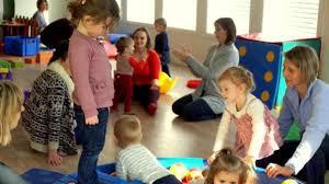 Espace accueil famille fleury les aubrais. Les Tout Petits Aiment Jouer En Famille
