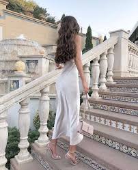 تــــوت On Instagram مساء الرشاقه والحلاوووه عندهم فساتين ناعمه واسعارهم خياليه ضيفو حسابها وشوف In 2020 Fashion Fashion Inspo Outfits Dresses