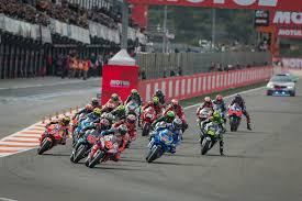 Motogp mit allen news, fotos, videos, ergebnissen, ständen, statistiken, steckbriefen und teams. Motogp Das Gesamte Starterfeld Fur Die Saison 2021
