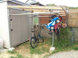 diy自転車小屋 邪魔な子供のストライダーも吊下式でスッキリ格納 実用的なdiy生活 自転車小屋 小屋 カーポート diy