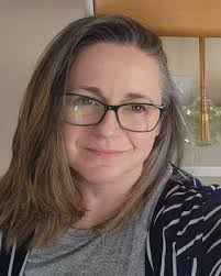 Mandy Graves's Instagram, Twitter & Facebook