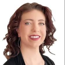 Marisa Wallace's Instagram, Twitter & Facebook