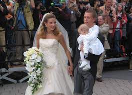 Prince louis has two elder siblings: Tessy Antony