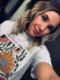 Natasha Klosterman's Instagram, Twitter & Facebook