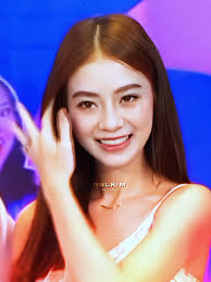 Sofia Smith Own Ring Light