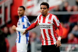 Minutemit einem wahnsinnigen antritt überläuft donyell malen die tschechische abwehr, bricht. Psv Rekent Bij Start Seizoen Op Fitte Donyell Malen Foto Ad Nl