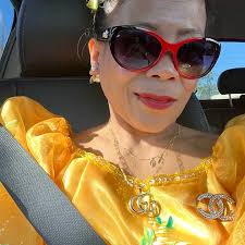 Let's welcome our new members to the We Love Hummingbirds Family! Tonia  Benham, Tina Sanders Young, Karen Foley, Christina Yount Flowers, Misty  Sykes, Heidi Mayer, Richard Dutt, Joan Pritchard, Juvy Ann, Dan