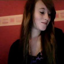 Laura Neef (@Lauraarawwr)