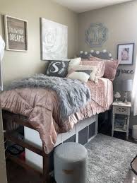 41 Small College Apartment Bedroom Ideas College Dorm Room Decor College Bedroom Decor Dorm Room Designs