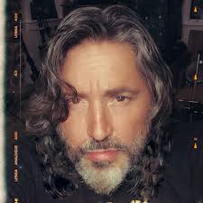 Lifelong @elliebanke fan, she did something special with this 🙌  @teddysphotos @cherylporterdiva #dive #cover #singing