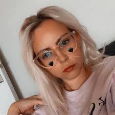 Susan Pharo's Instagram, Twitter & Facebook