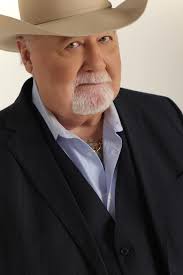 🎶I was lookin' for love in all the wrong places....🎶 Happy Valentine's  Day to all the friends and lovers out there! How're you spending it?  ❤️🤠👊🏼⁣