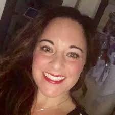 Danielle Grow's Instagram, Twitter & Facebook