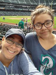 Kim Coombs (@KimZillyett)