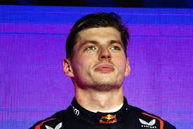 Verstappen é punido por lentidão e perde a pole position para Russell no  Catar