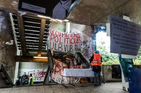 Check spelling or type a new query. Sans Papiers Quand Il S Agit De Regularisations Nord Et Sud Ne Parlent Vraiment Pas La Meme Langue Le Soir Plus