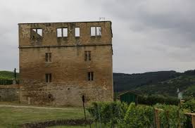Zu den mittelalterlichen sitzen der badischen markgrafen gehörte neben der stammburg hohenbaden die yburg und ab 1219 die alte burg in ettlingen. Kernens Wahrzeichen Yburg Auf Dem Weg Zur Genesung Rems Murr Kreis Stuttgarter Zeitung