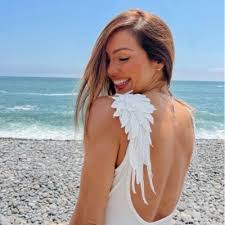 Elsa Quito (@ElsaBelecela)