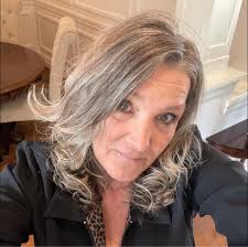 I just painted this wall blue to add some color to our greige house! Now  I'm not sure if the green chalk paint console table goes, thoughts