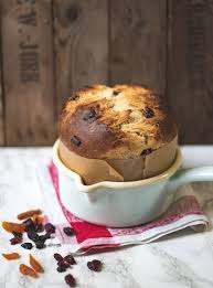 Italienischer Panettone Mit Cranberries Und Schokolade Leckerschmecker Lebensmittel Essen Italienisches Geback
