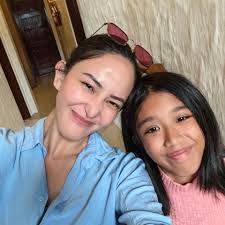 Emma Ponce's Instagram, Twitter & Facebook