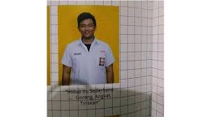 Saya memang bukanlah murid yang sempurna, tetapi apa yang dilakukan oleh para guru membuat saya sadar akan potensi diri saya. Kesan Dan Pesan Untuk Buku Tahunan Berbagai Buku